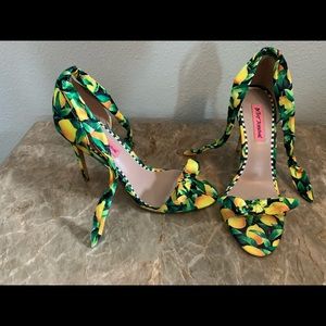 Betsey Johnson Lemon Print Heels